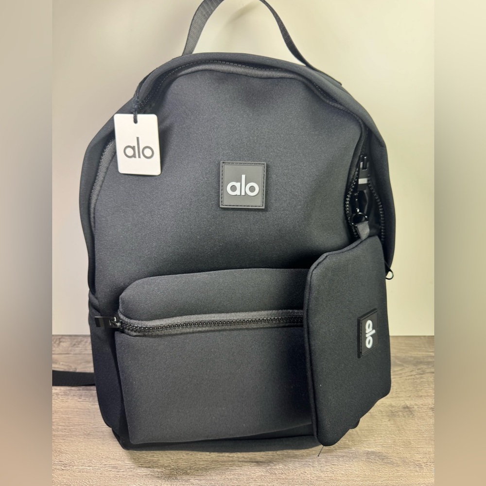 🎒BNWT ALO Yoga Stow Neoprene Backpack Col:black with pouch $328 - Picture 6 of 13